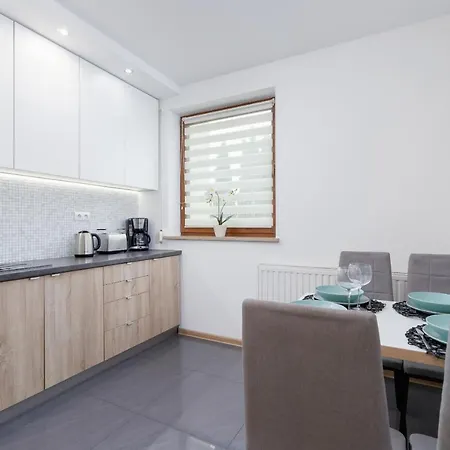 Bunscha Debniki Cracow By Renters Cracovia